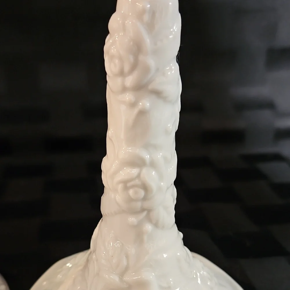 Elegant Porcelain Ceramic Decorative Bud Vase/Candle Holder, Epergne